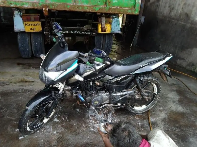 Bajaj Pulsar 150 2018