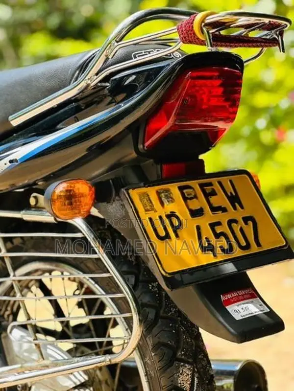 Bajaj CT100 2015