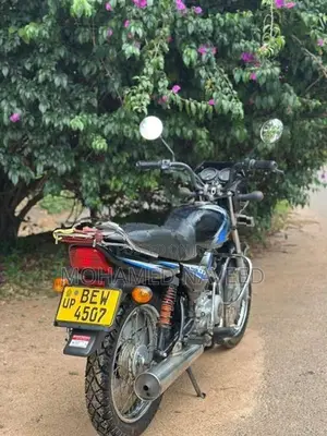 Bajaj CT100 2015