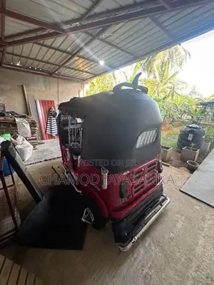 Bajaj RE 2015