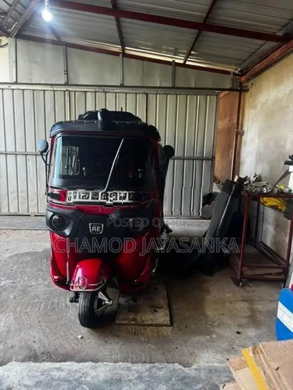 Bajaj RE 2015