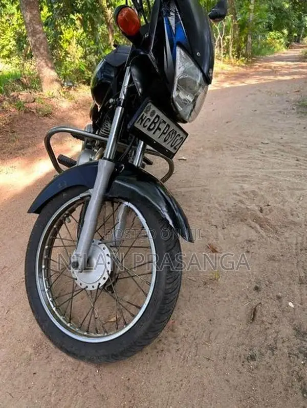 Bajaj CT100 2017