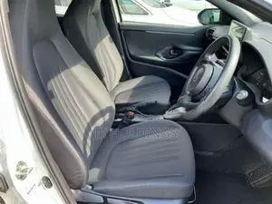 Toyota Yaris X 2024