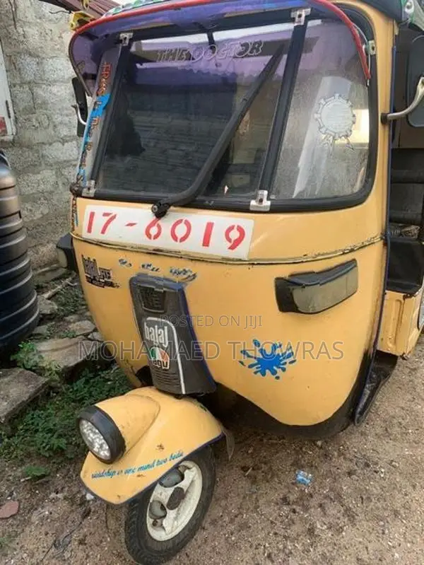 Bajaj RE 1984