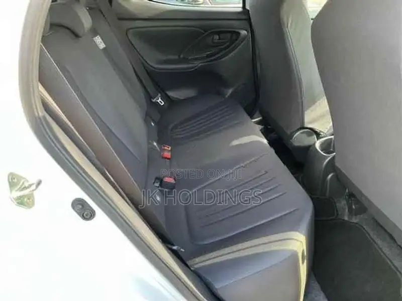 Toyota Yaris X 2024
