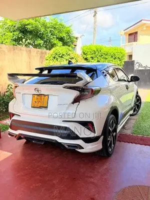 Toyota CHR NGX 50 2017