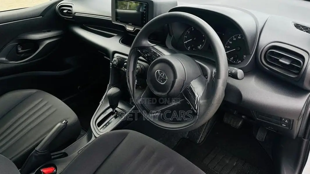 Toyota Yaris X Grade 2024