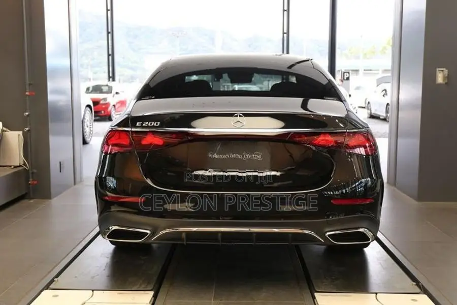 Mercedes Benz E200 2025