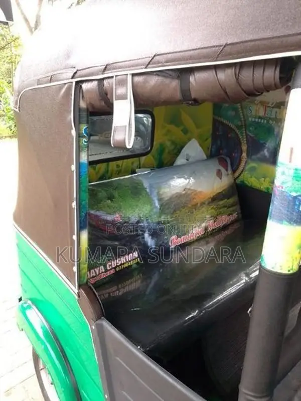 Bajaj RE 2004