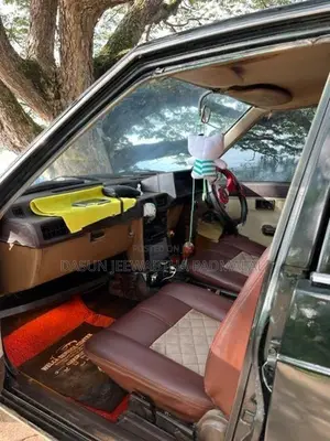 Mitsubishi Lancer box 1982