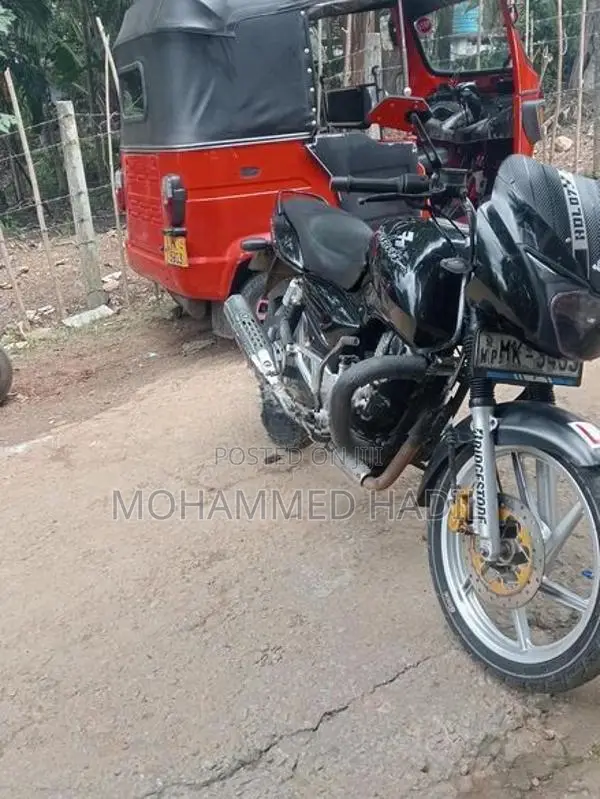 Bajaj Pulsar 150 2005