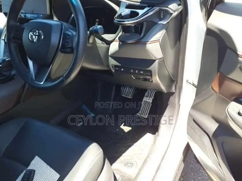 Toyota Harrier 2024