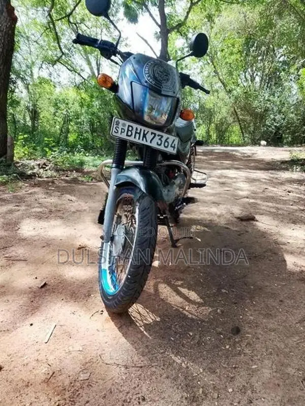 Bajaj CT100 2018