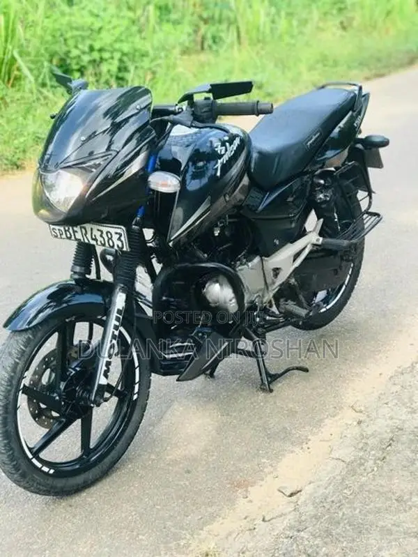 Bajaj Pulsar 150 black 2016