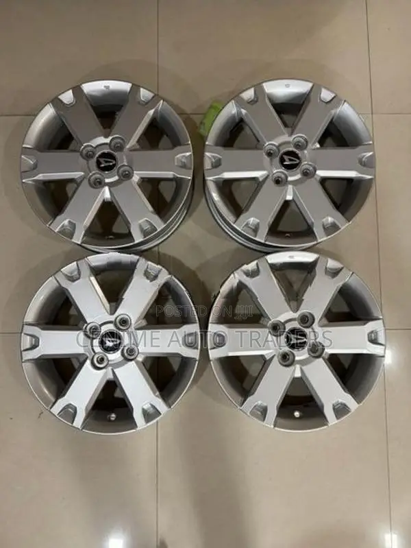 Daihatsu Taft Alloy Wheel 15