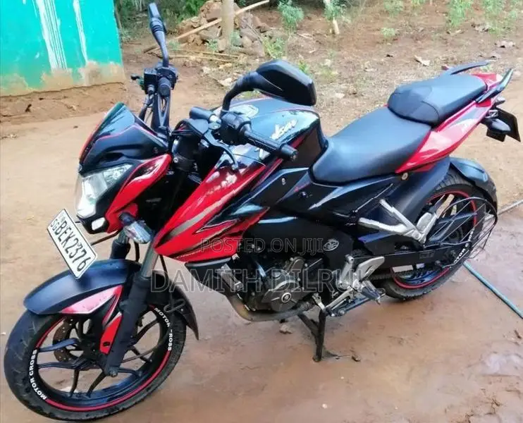Bajaj Pulsar NS200 trim 2016