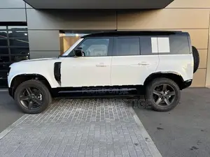 Land Rover Defender 2025