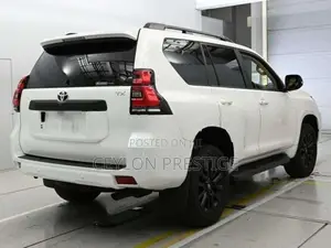 Toyota Land Cruiser Prado 2023