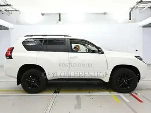 Toyota Land Cruiser Prado 2023