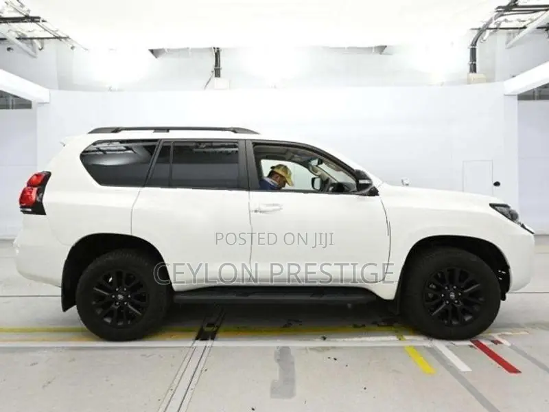 Toyota Land Cruiser Prado 2023