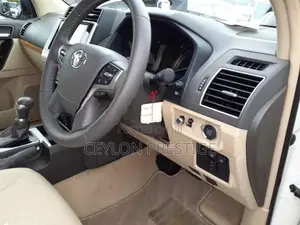 Toyota Land Cruiser Prado 2023