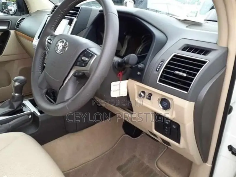 Toyota Land Cruiser Prado 2023