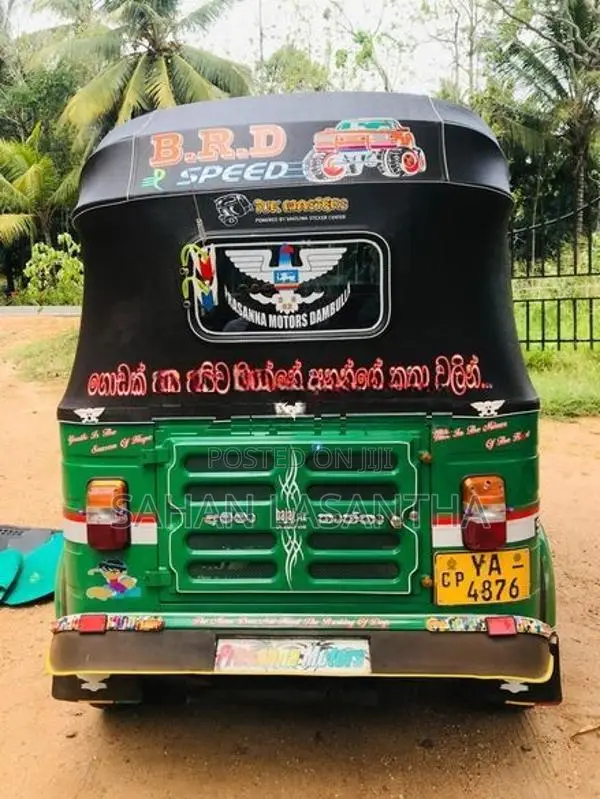 Bajaj RE YA 4876 2010