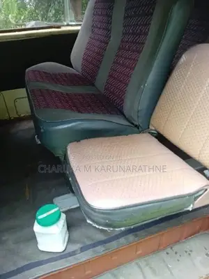 Toyota LH30 1982