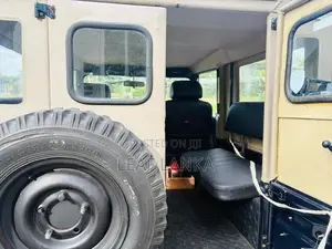 Mitsubishi 4DR 1979
