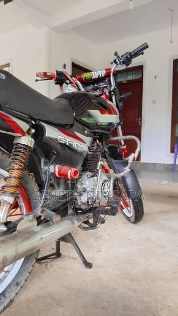 Bajaj CT100 2004