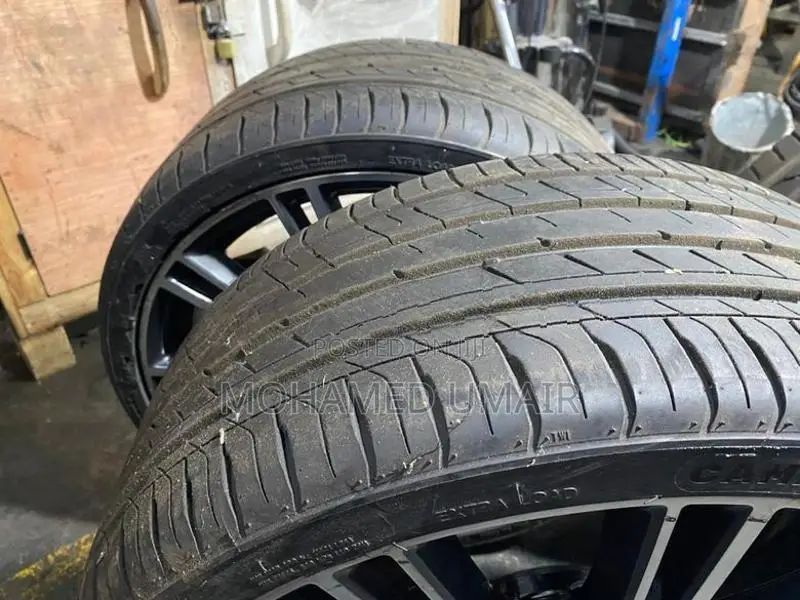 Tyers - 275 x 30 ZR 20