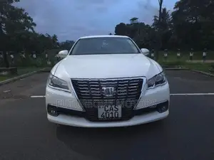 Toyota Crown Royal Saloon 2014