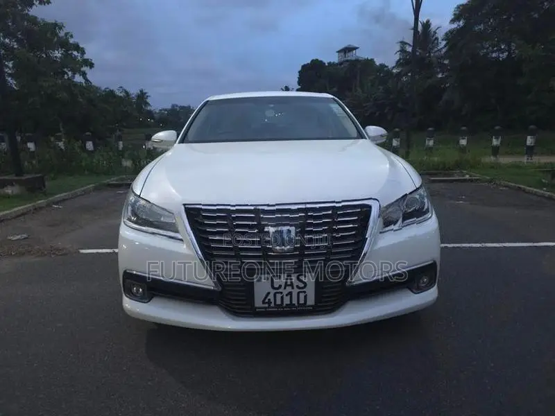 Toyota Crown Royal Saloon 2014