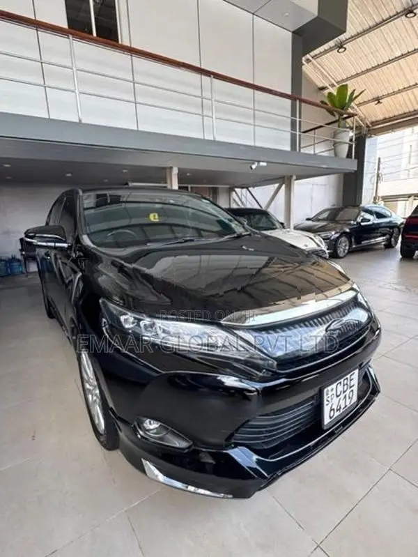 Toyota Harrier 2016