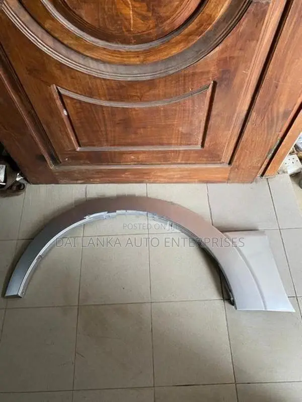 Mitsubishi Montero V98 Front Wheel Arch
