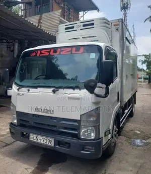 Isuzu NPR85AN 2010