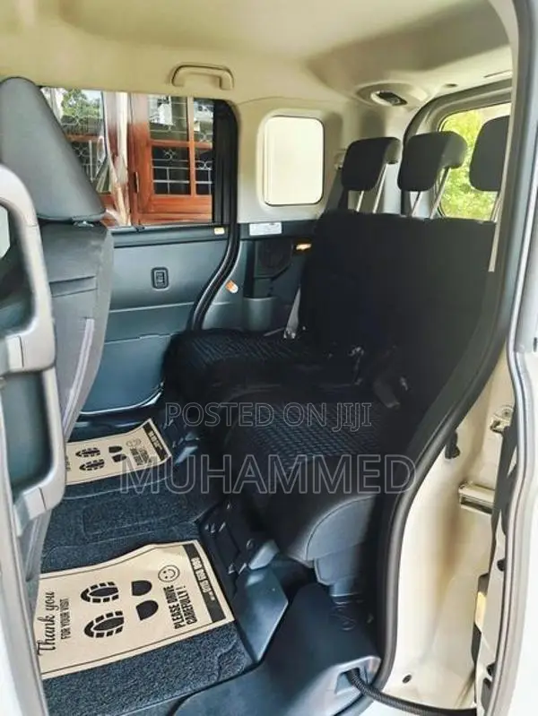 Toyota Roomy Custom G 2024