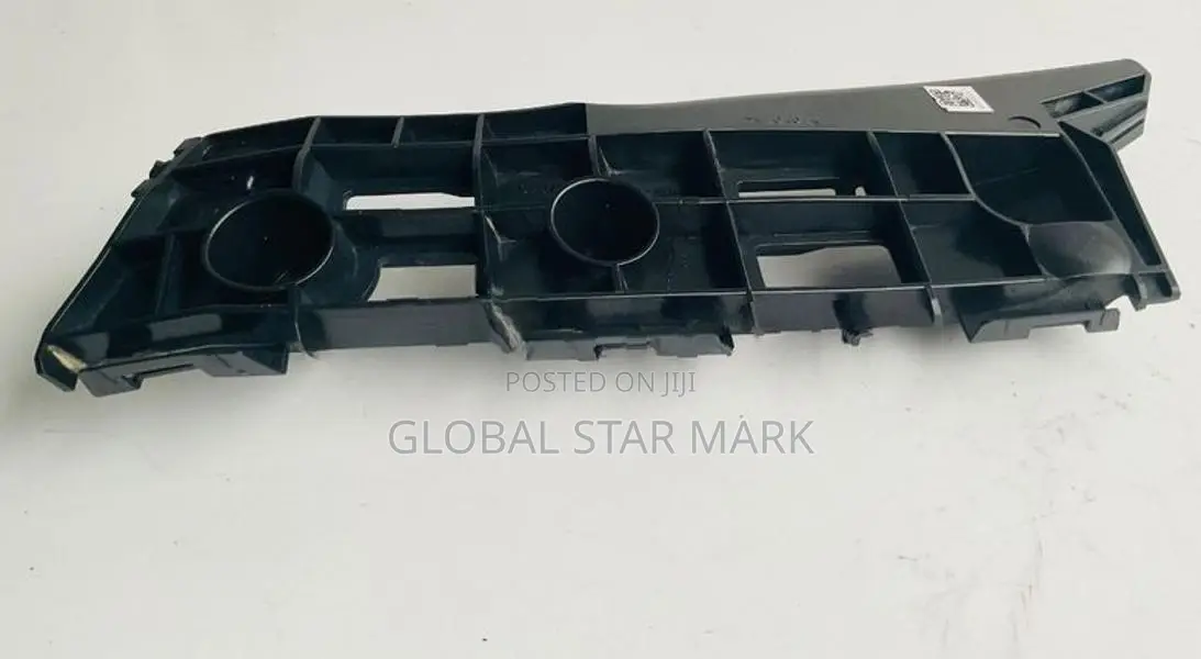 Prius ZVW30 Front Bumper Retainer