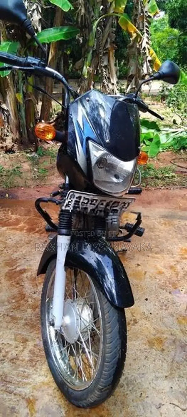 Bajaj CT100 2015