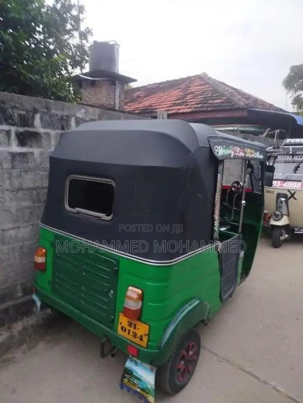 Bajaj RE 2000