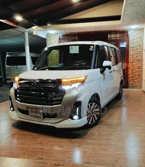 Toyota Roomy Custom G 2024
