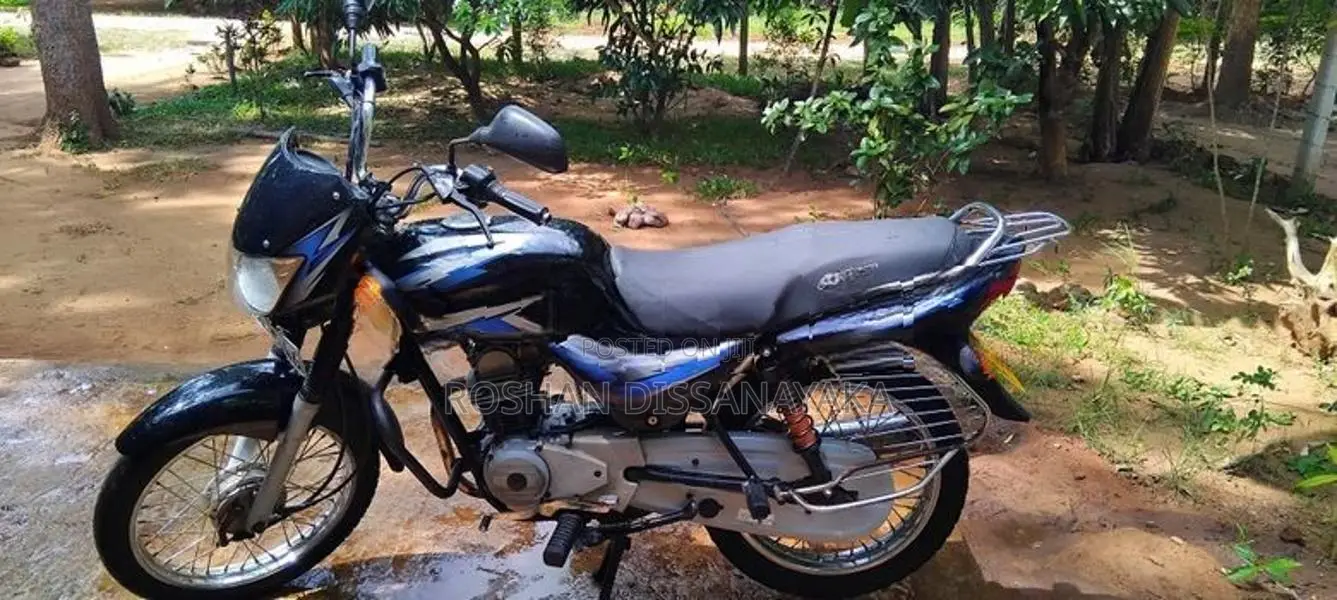 Bajaj CT100 2015