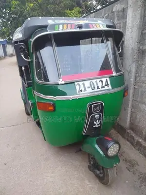 Bajaj RE 2000