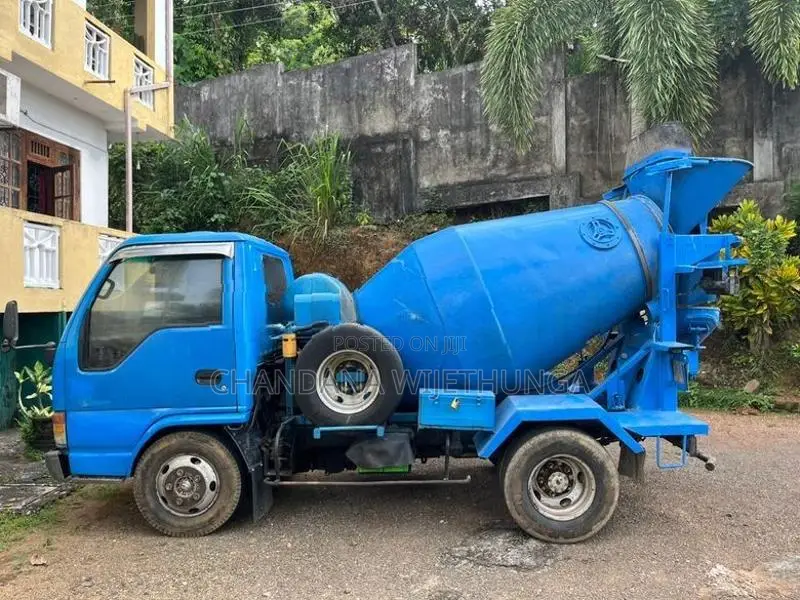 Isuzu 250 Truck Mixer 2002