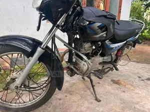 Bajaj CT100 2017