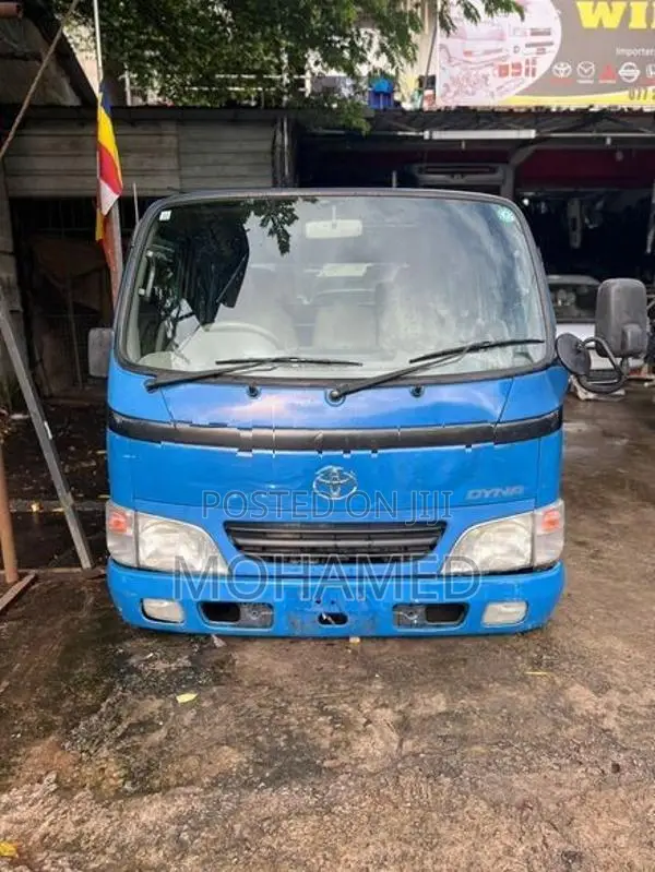 Toyota Dutro Crew Cab