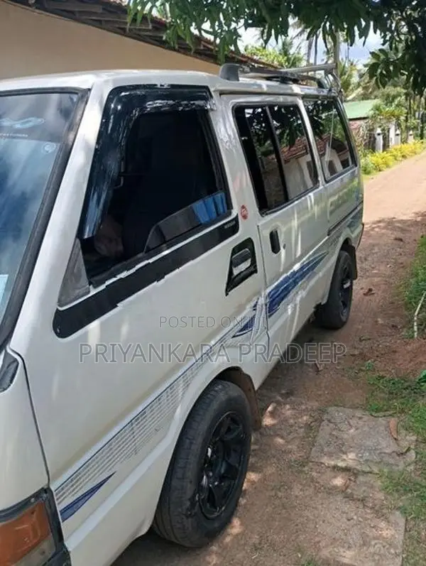 Nissan Vanette 1988