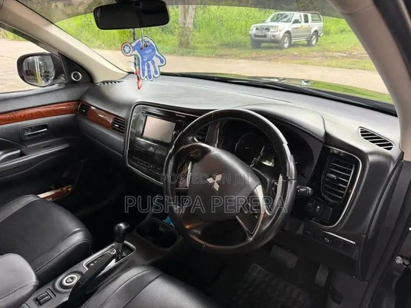 Mitsubishi Outlander 2014