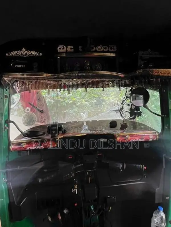 Bajaj RE 2014