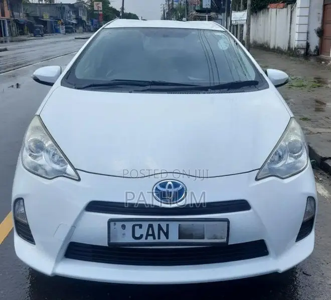 Toyota Aqua 2012